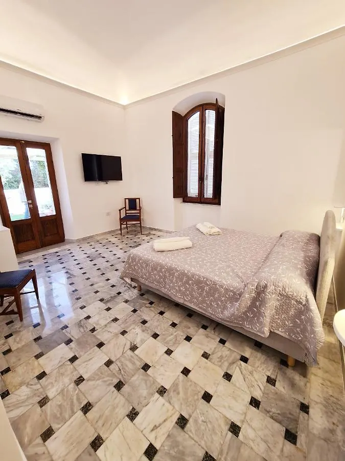 Affittacamere Villa Manini suites La Maddalena